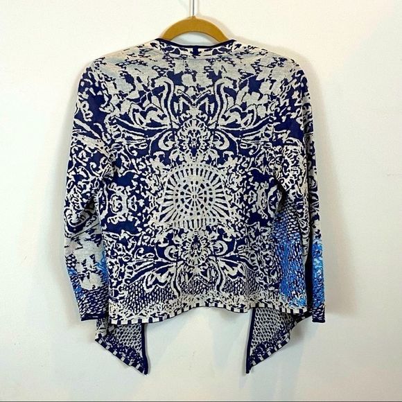 ZOZO embroidered light Navy and white shrug {D} - Picture 3 of 7